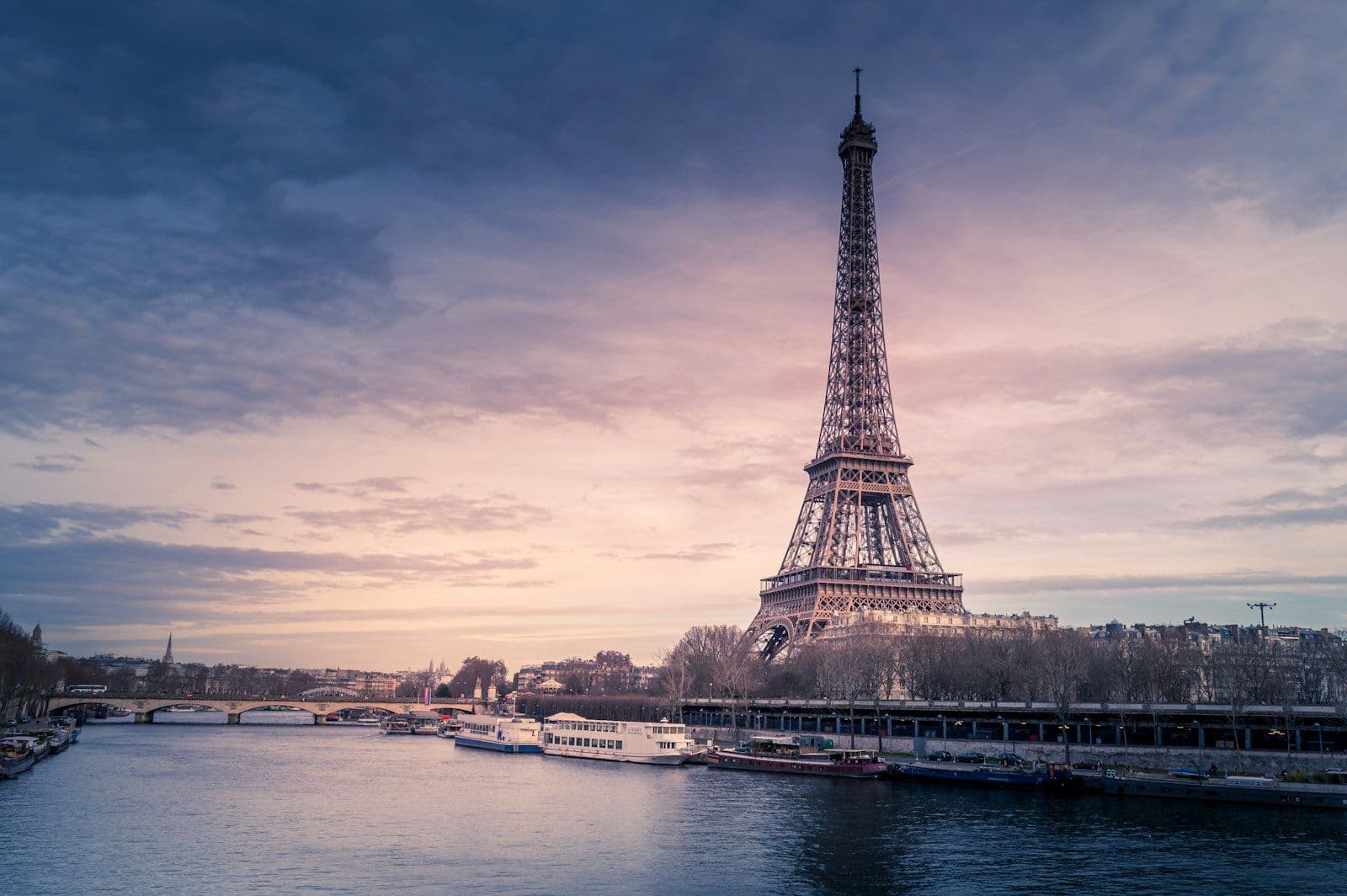 A First-Timer’s Paris: Arrondissements That Actually Click